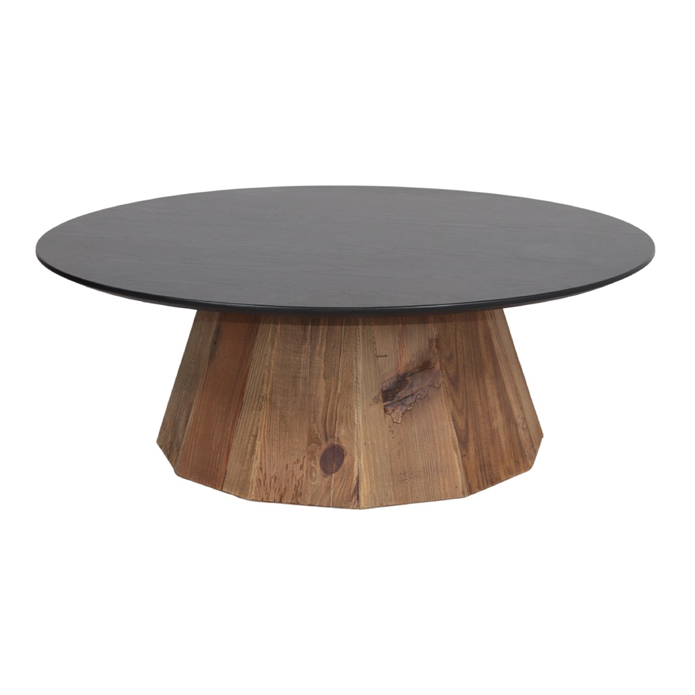 Packshot de face de la table basse Tiscar avec plateau rond noir et piètement facetté en bois brun.