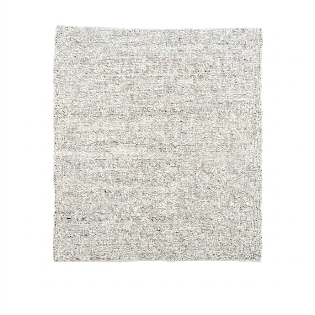 Tapis laine bouclée écru 230x160, vue de dessus face, chiné naturel de mouchetures brun et beige, fond neutre blanc