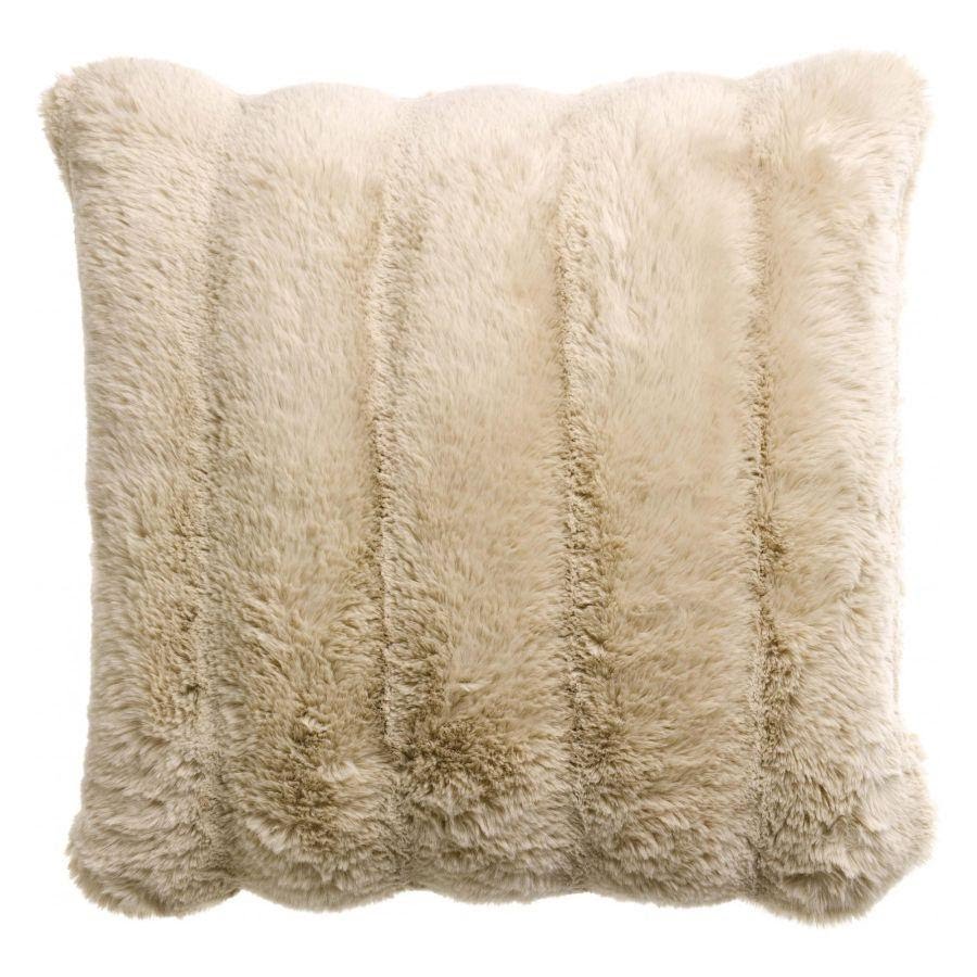 Coussin carré en fausse fourrure côtelée beige naturel chiné, cinq côtes verticales en relief, vue de face sur fond neutre