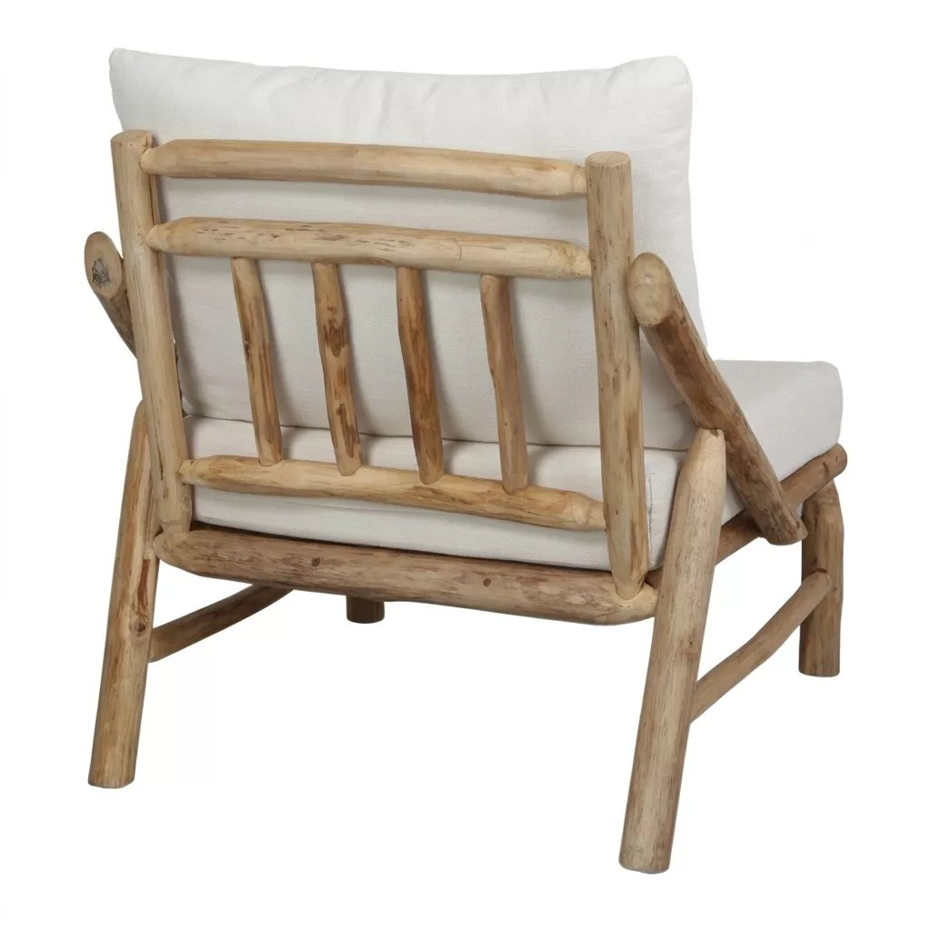 Fauteuil bois massif Thaoly vu de dos, dossier à barreaux verticaux bois flotté huilé, coussins lin ivoire, fond blanc