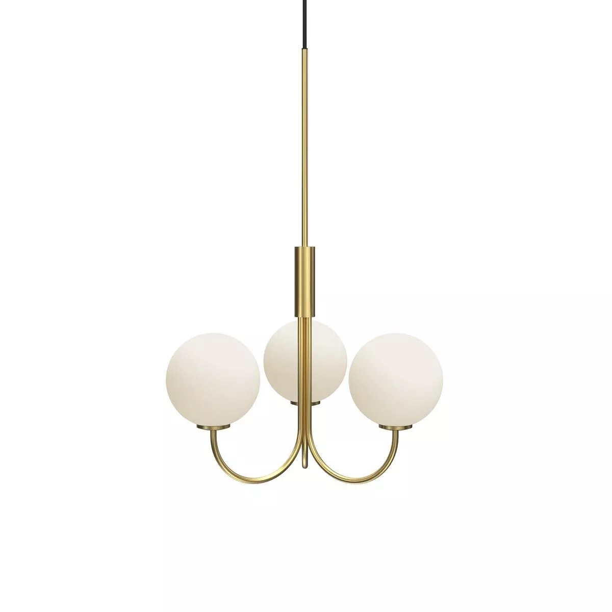 Lustre trois globes opalin sur structure laiton satiné, trois bras arqués et tige verticale, fond neutre uni