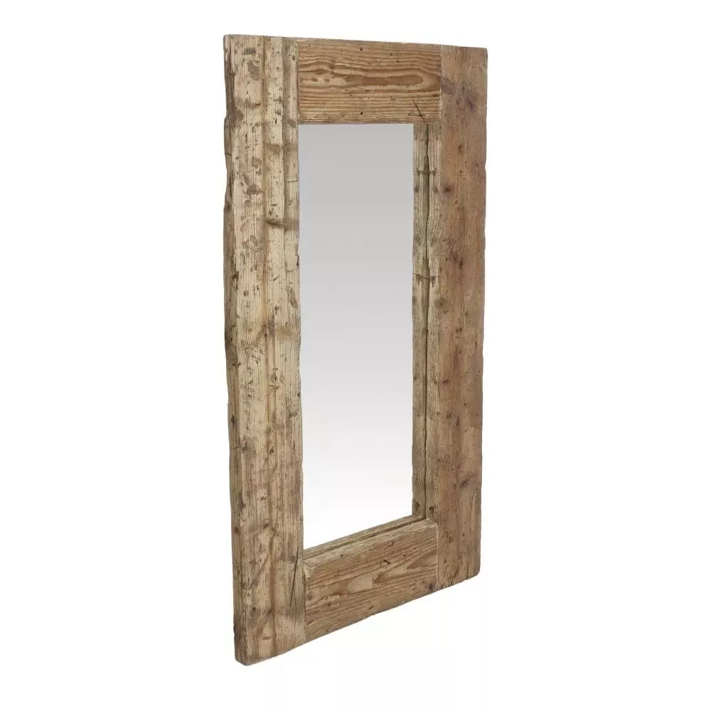 Miroir mural rectangulaire en bois recyclé, vue de trois-quarts, cadre épais à veines verticales, fond neutre