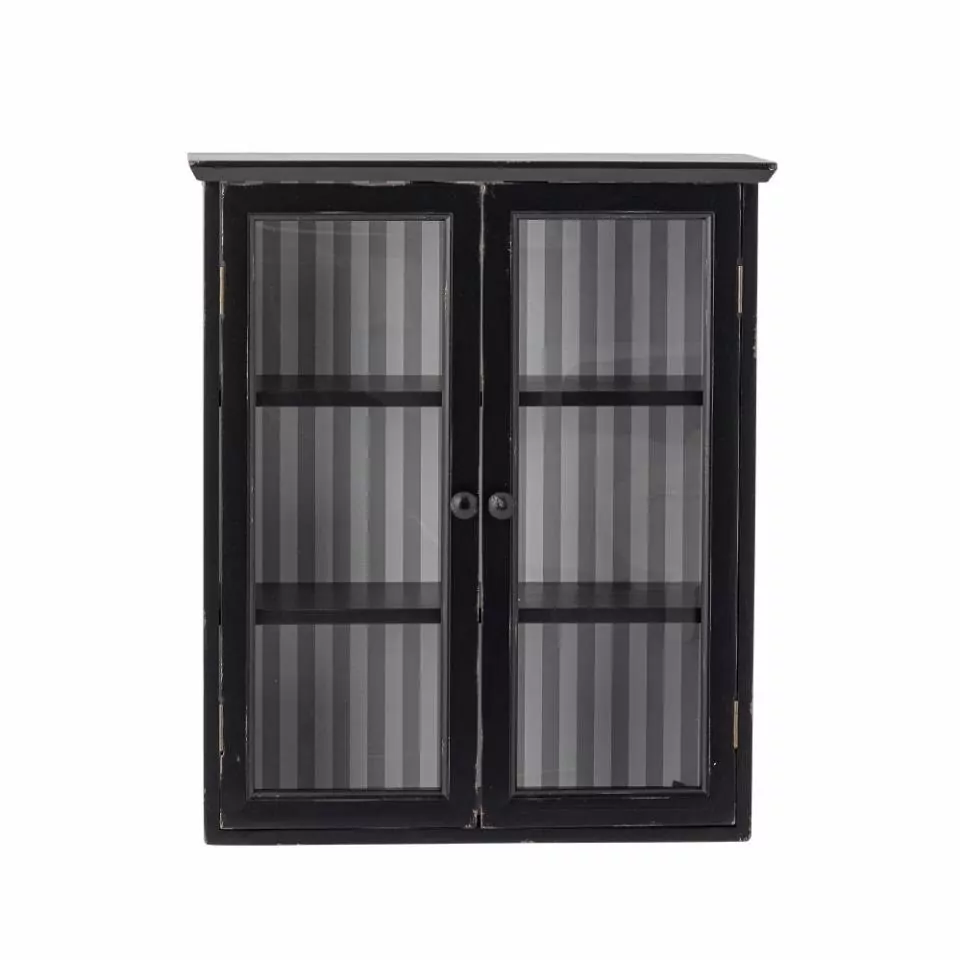 Vitrine en pin teinté noir patiné mat à façade en verre trempé, fond intérieur rayé visible, vue de face, fond neutre